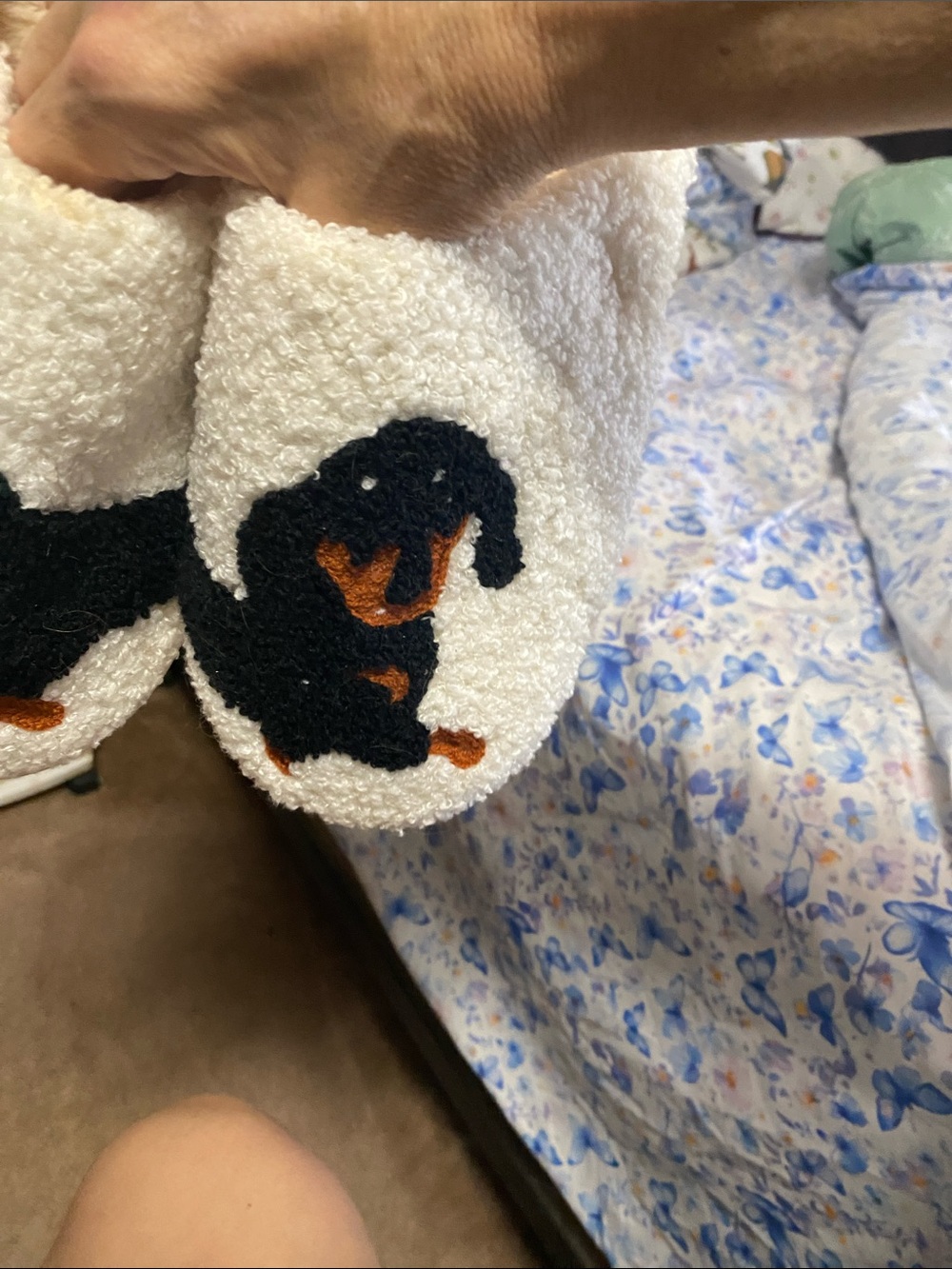White Plush Dog Pattern Pet Slippers - Cozy Indoor Footwear
